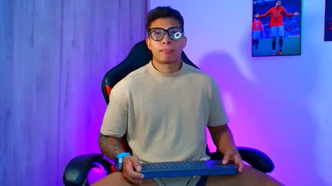 Snapshot of evan_greey chatting on October 10, 3:05 am EVAN GREY online show from October 10, 3:05 am