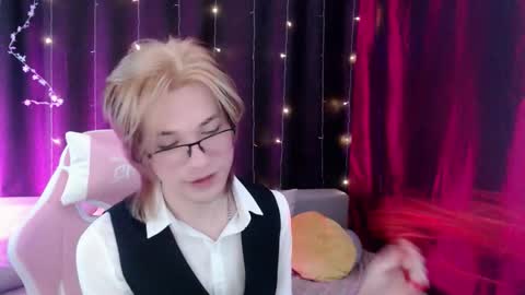 evan_reinhart online show from January 13, 3:12 am