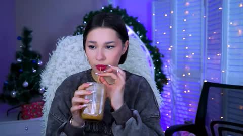 Eva  online show from January 10, 1:02 pm