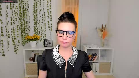 Evanessa online show from April 28, 10:31 am