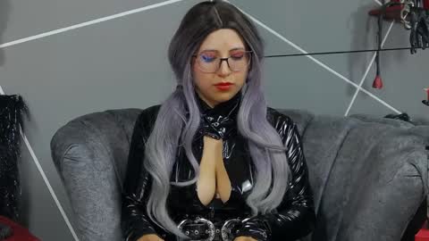 Snapshot of evangeline_17 chatting on December 12, 2:26 am Miss Evangeline online show from December 12, 2:26 am