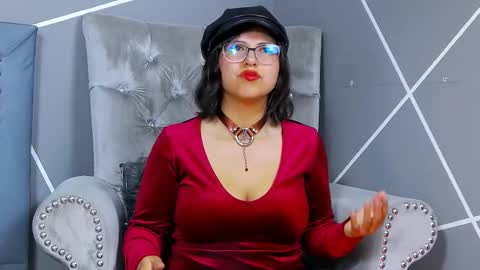 Snapshot of evangeline_17 chatting on March 1, 3:32 am Miss Evangeline online show from March 1, 3:32 am