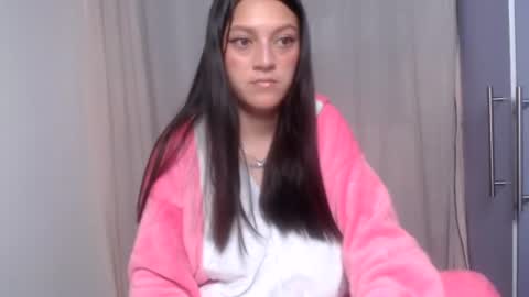 Snapshot of evangeline_petite chatting on June 23, 3:59 am eva online show from June 23, 3:59 am
