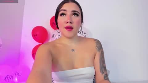 Snapshot of evangelyn_cute chatting on February 20, 1:44 pm katalina online show from February 20, 1:44 pm