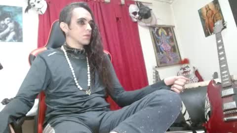 Snapshot of evans_xy chatting on April 22, 1:41 am evans_xy online show from April 22, 1:41 am