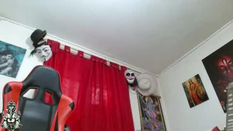 evans_xy online show from August 5, 6:11 pm