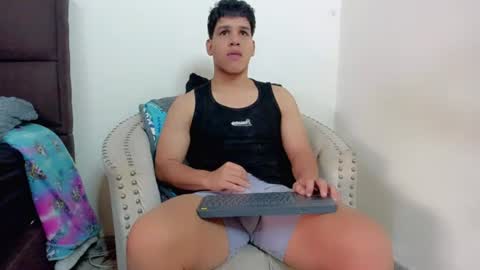 Snapshot of evansfenty chatting on June 27, 4:34 pm evansfenty online show from June 27, 4:34 pm