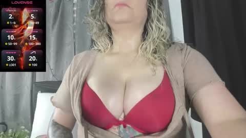 evasaenz online show from October 11, 12:32 am