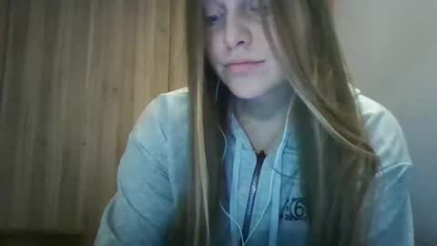 evasapples2026 online show from January 15, 7:06 pm