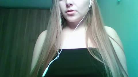 evasapples2026 online show from February 28, 10:33 pm