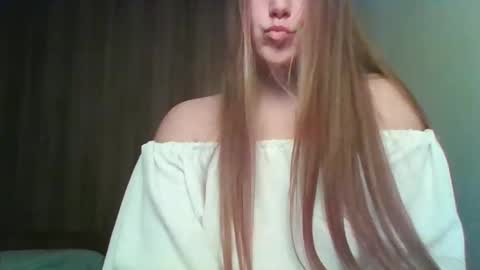 evasapples2026 online show from March 20, 2:44 pm