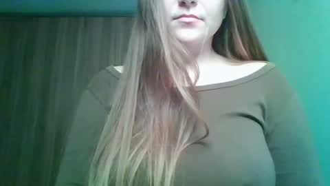 evasapples2026 online show from March 22, 9:40 pm