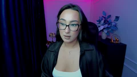 evasarazardje online show from November 26, 7:15 pm