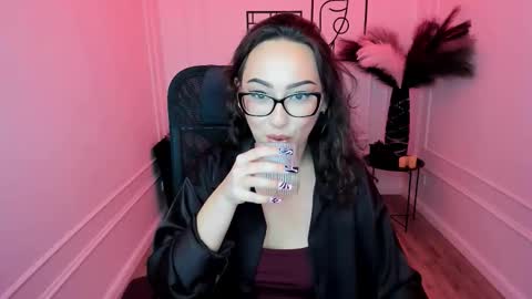 evasarazardje online show from December 3, 11:30 am