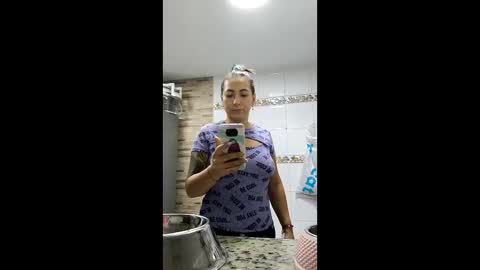 Snapshot of evasilva chatting on May 2, 12:43 pm Eva online show from May 2, 12:43 pm