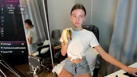 Snapshot of evatoniz chatting on November 9, 1:59 am Eva online show from November 9, 1:59 am