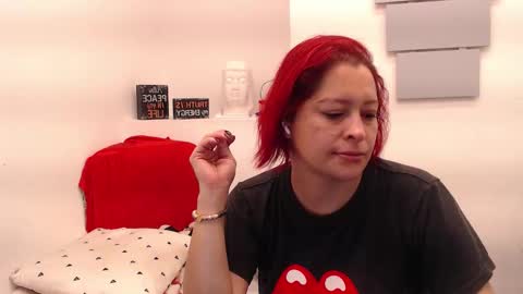 Snapshot of evatwiss chatting on February 21, 12:06 pm Eva Twiss online show from February 21, 12:06 pm