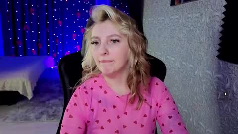 evavibe online show from February 15, 5:53 pm