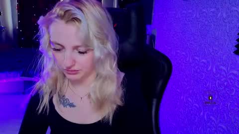 evavibe online show from March 29, 8:47 am