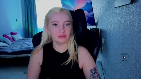 Snapshot of evavibe chatting on May 20, 9:37 am evavibe online show from May 20, 9:37 am