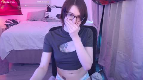 Snapshot of evavivi59 chatting on February 23, 2:29 am Vivi online show from February 23, 2:29 am