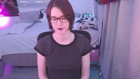 Snapshot of evavivi59 chatting on March 7, 3:19 am Vivi online show from March 7, 3:19 am