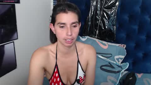 Snapshot of evawilliams_ chatting on February 25, 10:39 pm Eva online show from February 25, 10:39 pm