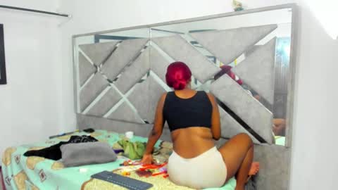 Eva And Emmanuel online show from November 8, 1:11 pm