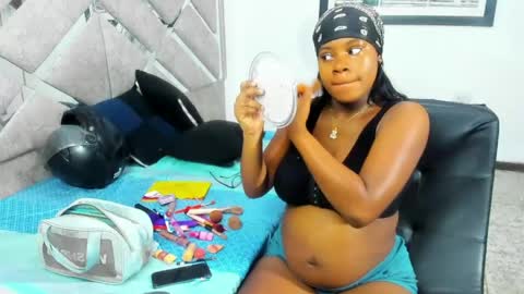 Snapshot of evaxemma chatting on May 2, 1:27 pm Eva And Emmanuel online show from May 2, 1:27 pm