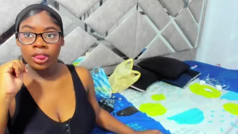 Snapshot of evaxemma chatting on May 22, 2:01 pm Eva And Emmanuel online show from May 22, 2:01 pm
