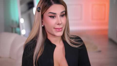 Eva online show from November 24, 8:19 pm