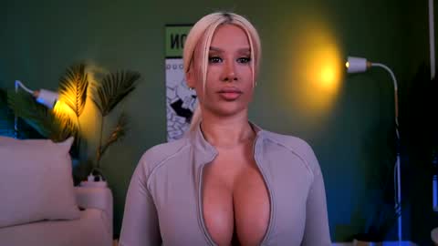 Eva online show from April 8, 8:25 am