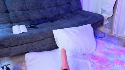 Eva Queen online show from February 19, 9:05 am