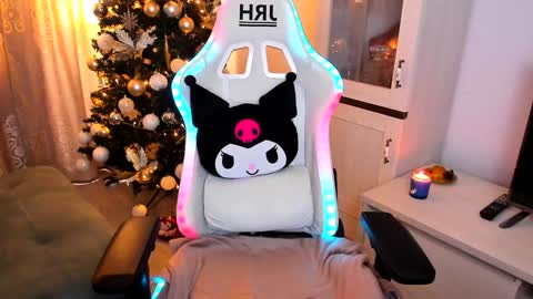 eveeevian online show from January 5, 1:36 pm