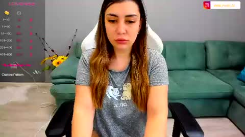 Snapshot of eveeevian chatting on June 20, 12:08 pm eveeevian online show from June 20, 12:08 pm