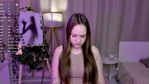 Snapshot of evegreenlee chatting on June 14, 7:21 am evegreenlee online show from June 14, 7:21 am