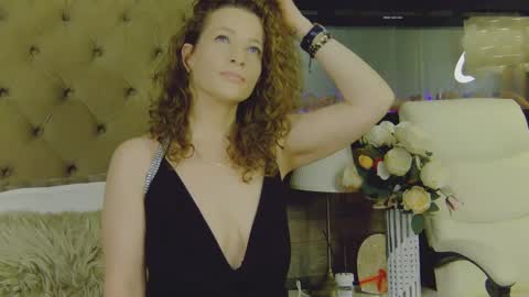 EveHamilton online show from January 25, 8:21 pm