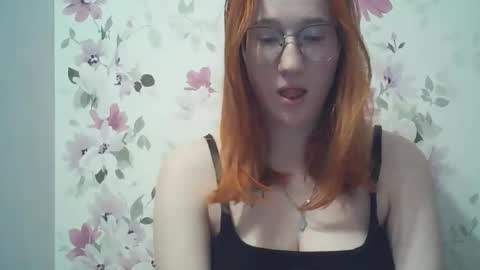 Snapshot of eveliina_shy chatting on March 24, 4:45 pm Evelina online show from March 24, 4:45 pm