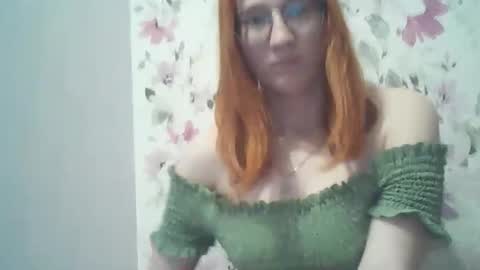 Snapshot of eveliina_shy chatting on April 1, 2:36 pm Evelina online show from April 1, 2:36 pm