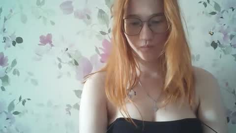 Snapshot of eveliina_shy chatting on April 15, 1:40 pm Evelina online show from April 15, 1:40 pm
