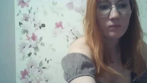 Snapshot of eveliina_shy chatting on April 19, 3:44 pm Evelina online show from April 19, 3:44 pm