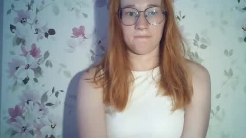 Snapshot of eveliina_shy chatting on June 22, 2:58 pm Evelina online show from June 22, 2:58 pm