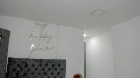 Snapshot of evelin__thompsson chatting on April 23, 4:03 am evelin__thompsson online show from April 23, 4:03 am