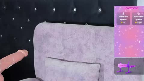 Snapshot of evelin_belen1 chatting on April 25, 1:41 pm evelin belen1 online show from April 25, 1:41 pm