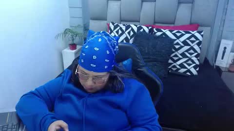 evelin zaens online show from March 13, 5:58 am