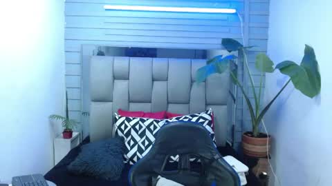 Snapshot of evelin_zaens chatting on April 28, 4:06 am evelin zaens online show from April 28, 4:06 am