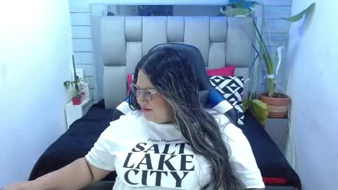Snapshot of evelin_zaens chatting on May 11, 5:13 am evelin zaens online show from May 11, 5:13 am