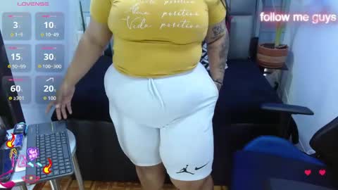 Snapshot of evelin_zaens chatting on June 4, 4:29 am evelin zaens online show from June 4, 4:29 am
