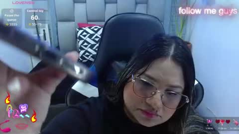 Snapshot of evelin_zaens chatting on June 25, 5:07 am evelin zaens online show from June 25, 5:07 am