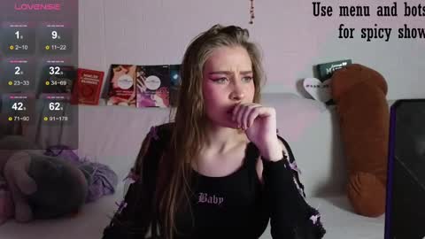 Snapshot of evelina_mi chatting on January 10, 2:46 am Evelina online show from January 10, 2:46 am